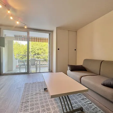 Appartamento Bright Just A Stone's Throw From The Sea Saint-Raphaël