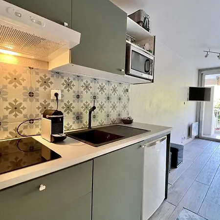 Appartement Bright Just A Stone's Throw From The Sea