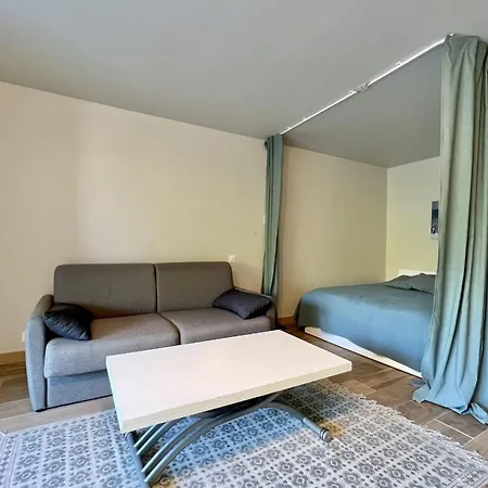 Apartmán Bright Just A Stone's Throw From The Sea Saint-Raphaël