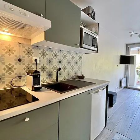 Appartement Bright Just A Stone's Throw From The Sea